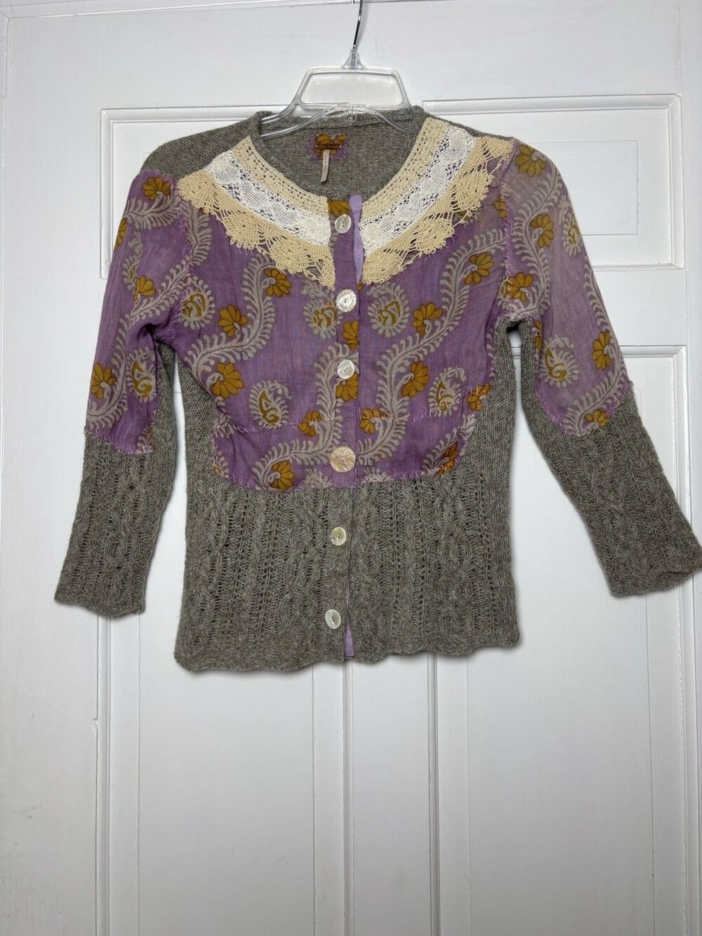 Free People Cardigan Gray Wool Women XS Purple Patches Crochet Lace Button Boho - Picture 2 of 10